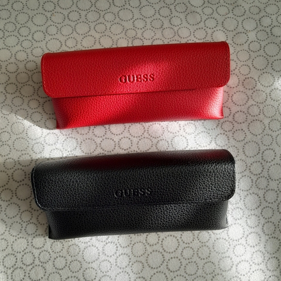 GUESS GLASS CASES NWOT - Picture 2 of 3